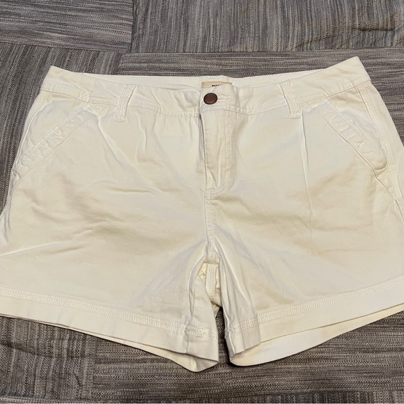 BKE white shorts, 31 waist, 5” midi short - Picture 1 of 4
